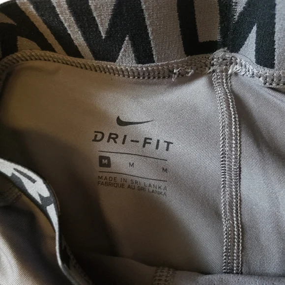 Juth/Toddler Pro Dri- Fit Tight Black/Silver Size M - Picture 9 of 10